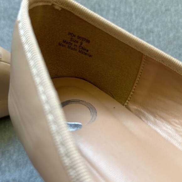 Nude Flat - Picture 4 of 4